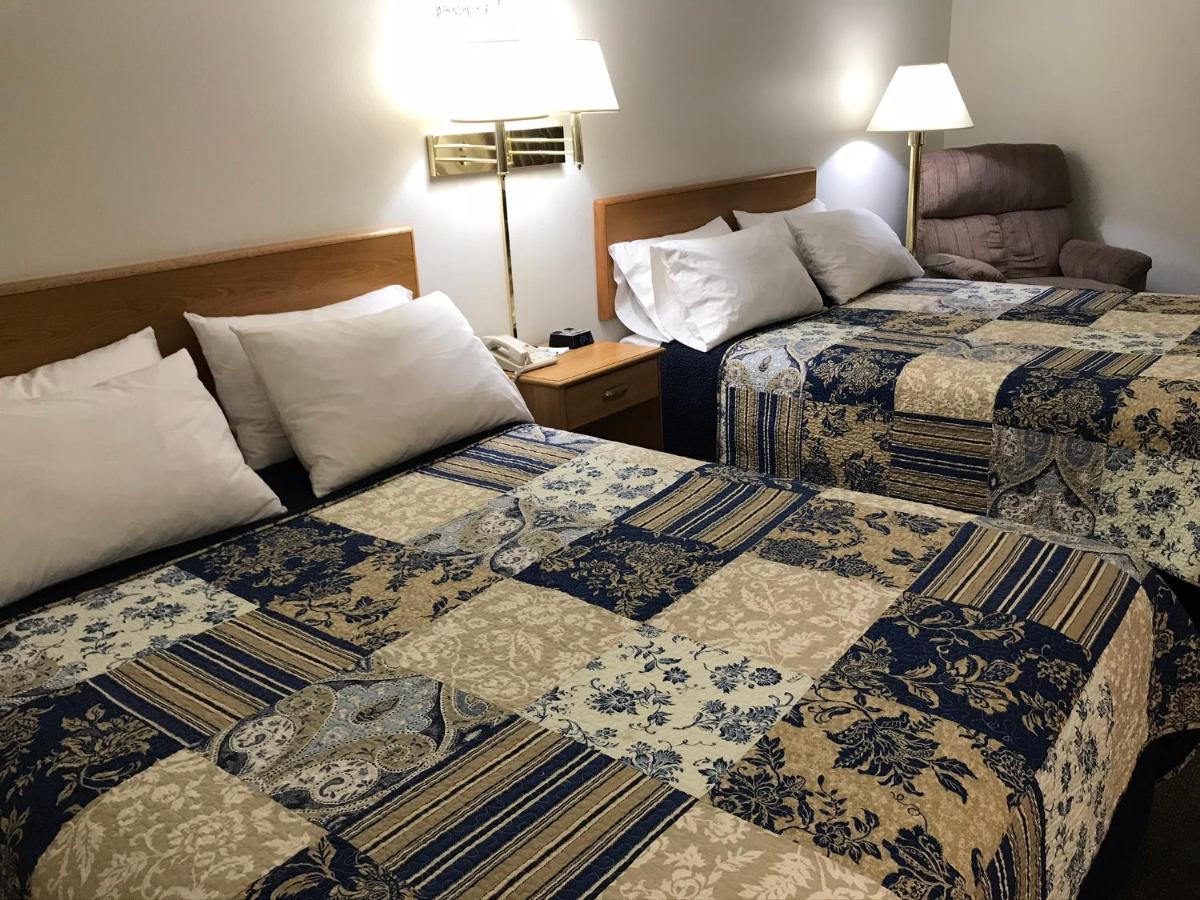 Dutch Country Inn Kalona Экстерьер фото
