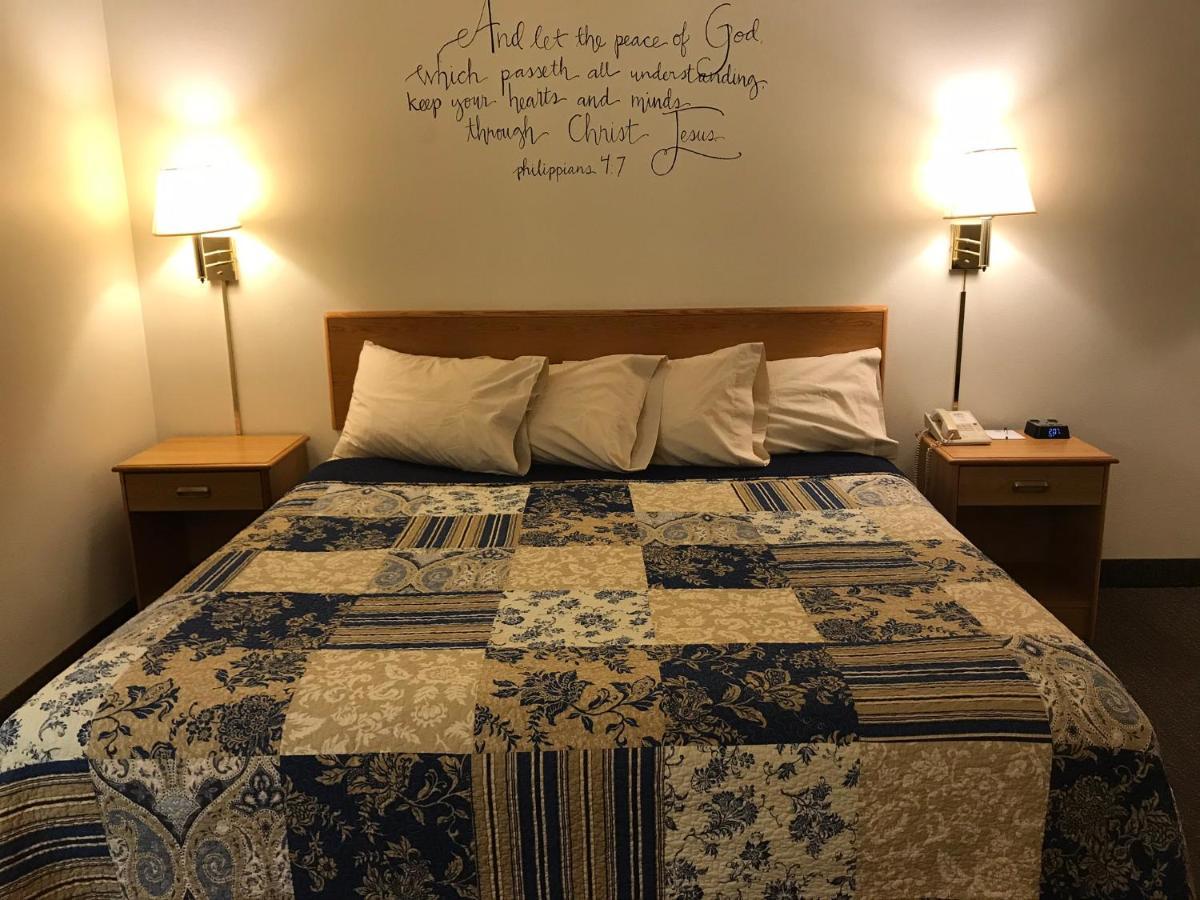 Dutch Country Inn Kalona Экстерьер фото
